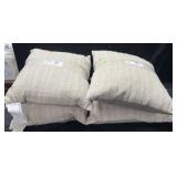 Set of 4 Details by Becky Owenï¿½s ï¿½Mabelï¿½ pillows