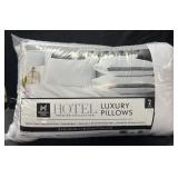 2 Hotel Premier Collection luxury pillows