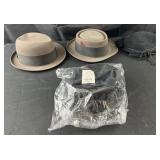 3 vintage hats and chauffeur costume set, 2 men's