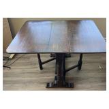Antique oak drop leaf table, 41' x 30' x 29' high