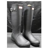 Women's size 7 Hunter tall rubber boots