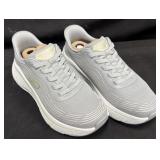 Skechers Swift Fit Ladies Size 6.5 Sneakers