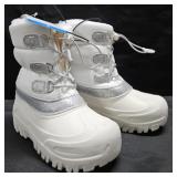 Kid's size 2 snow boots. White