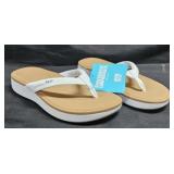Women's size 8 Reef flip flops. New