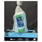 600ct. Box of White Plastic Spoons