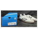 Men's size 8.5 Addidas Samba shoes