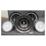 5 hanging outdoor lights, in new condition,