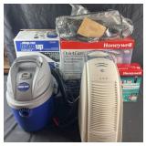 Honeywell cool moisture humidifier & 2.5 gal.