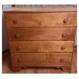 Ethan Allen 4-drawer chest, 33ï¿½ x 19ï¿½ x 44ï¿½ high
