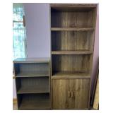 2 wooden bookcases, 38ï¿½-71ï¿½ high
