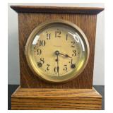 Vintage Seth Thomas mantle clock with oak case,