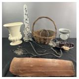 Group of decorative accessories, porcelain