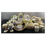 34 pc. Italian decorative tableware