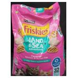 32lb Friskies chicken and ocean fish cat food