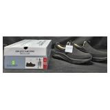 Men's size 10.5 Skechers shoes