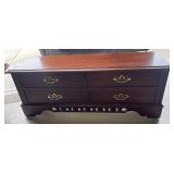 Lane cedar lined hope chest with safety lock, 46ï¿½