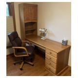 Oak desk with leather office chair and lamp, 72ï¿½