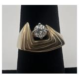 14k gold and diamond ring, size 5, 2.86 dwt
