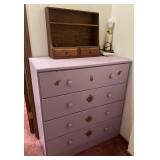 4 drawer dresser, shelf and lamp, 33' x 13' x 36'
