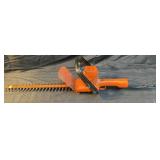 Black & Dexker 16' electric hedge trimmer