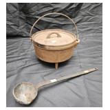 Cast Iron #8 Made in USA kettle w/ lid and ladle