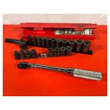 Snap-on Torque Wrench Set with Sockets and Adapter