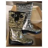 Sakroots boots size 8