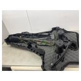 R AV1 compound bow with scope and case