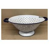 Enamel strainer