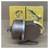 South Bend spin cast 66 fishing rope