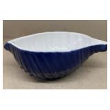 Pottery shell bowl