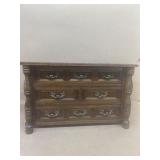 Jewelry chest