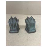 Claw feet