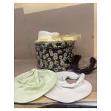 Daisy hat box with hat, hats