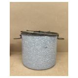 Granite ware lid pot
