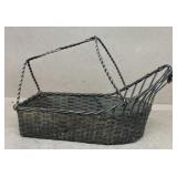 Metal wine bottle basket