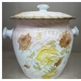 Floral chamber pot does have crack on rim