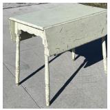 Country Drop leaf table, scalloped top