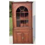 Fine Corner cupboard