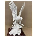Eagle sculpture made in Italy-missing a claw
