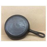 Cast-iron skillet 3J with heat ring