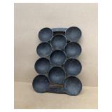 Cast iron muffin pan