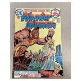 1974 DC comics wonder woman super HEROINE number