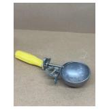 Mid-century ice cream scoop