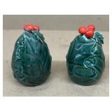 Holiday salt and pepper shakers