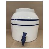 Porcelain water dispenser