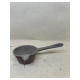 Cast iron melting pot