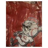 Cincinnati Reds shirt size medium brand new