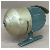 Shakespeare wonder cast fishing reel