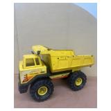 Tonka dump truck 975